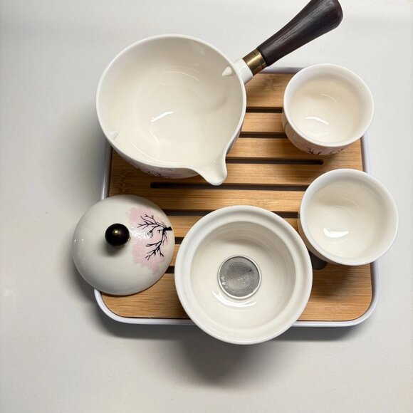 Porcelain Tea Set with Thermochromic Sakura Print - Picture 5 of 10